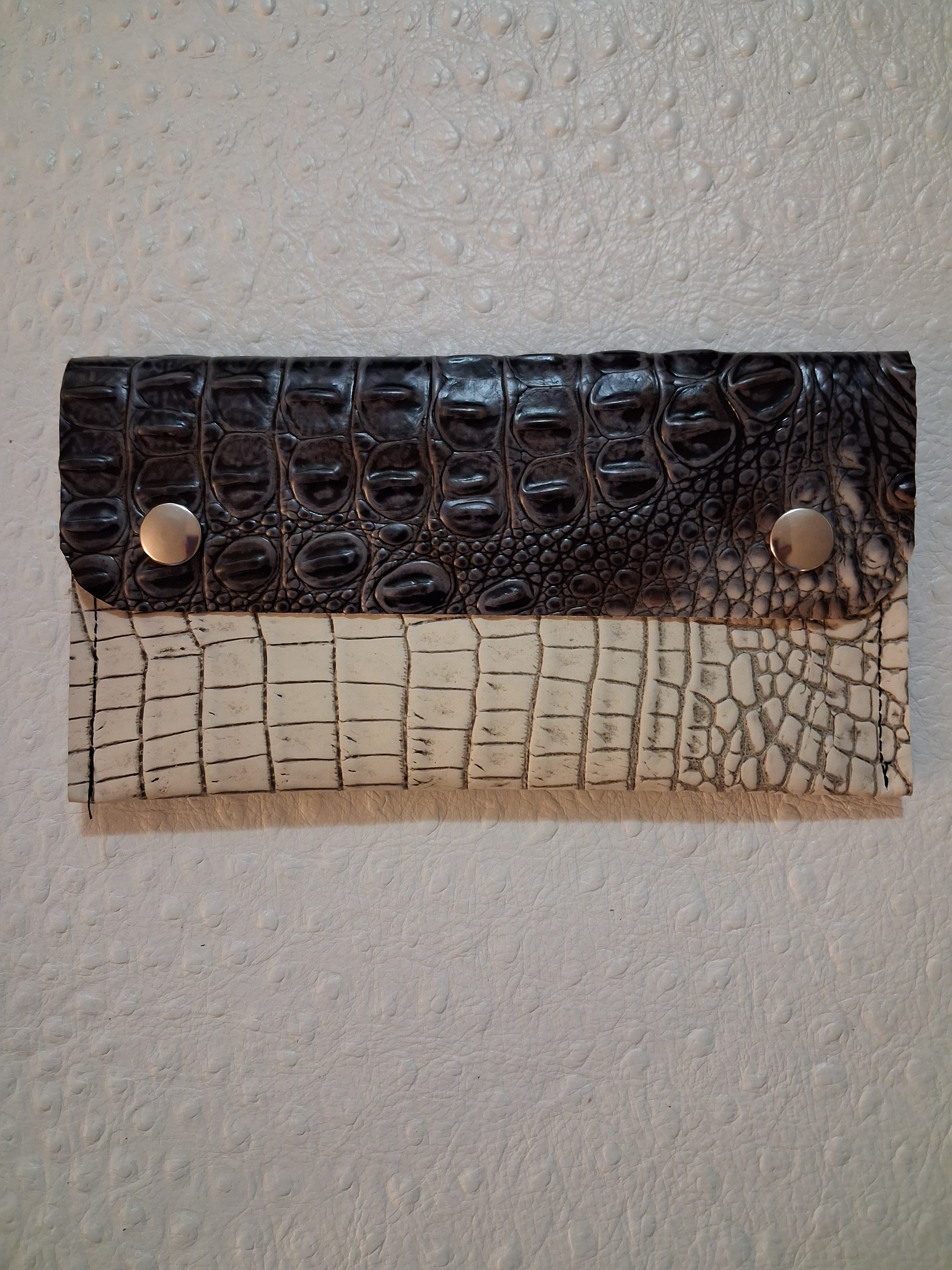 Alligator Print Envelope Wallet w/double snaps