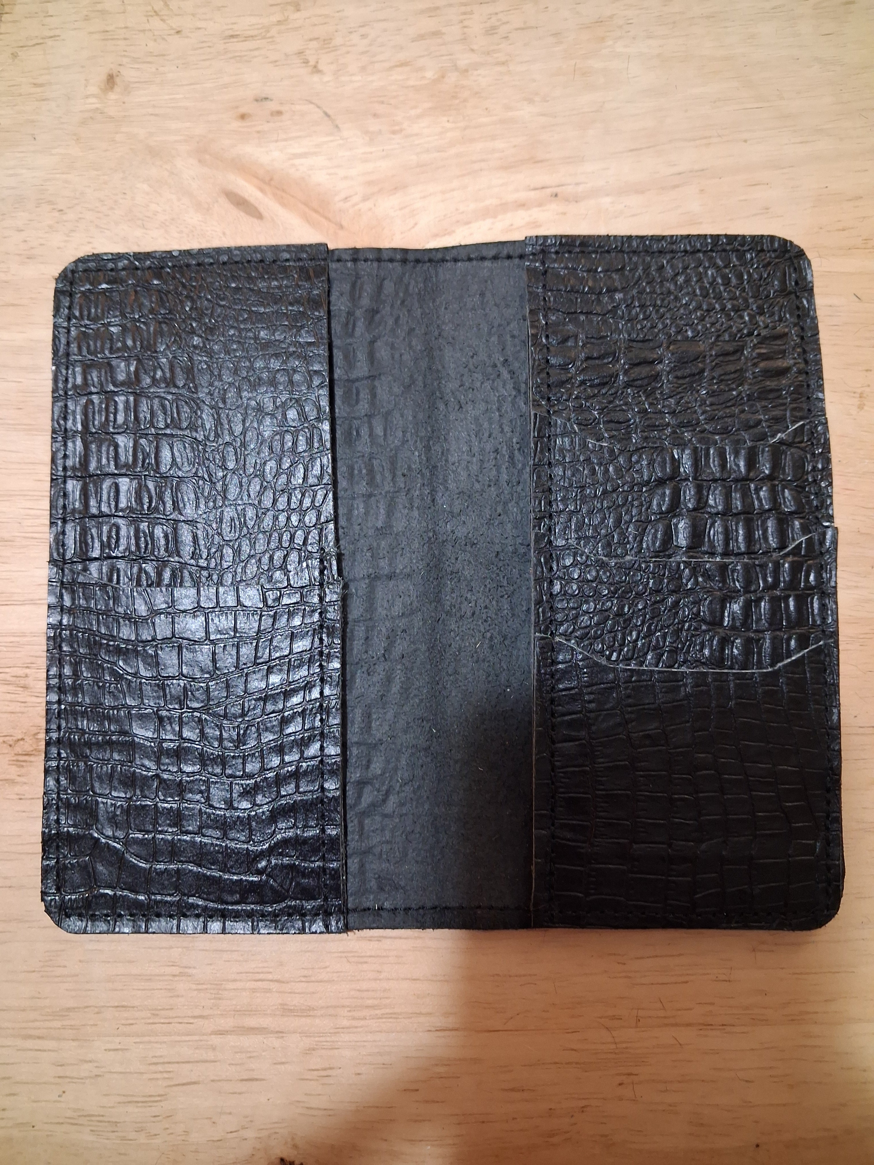 Men's Wallet - Black Alligator Print