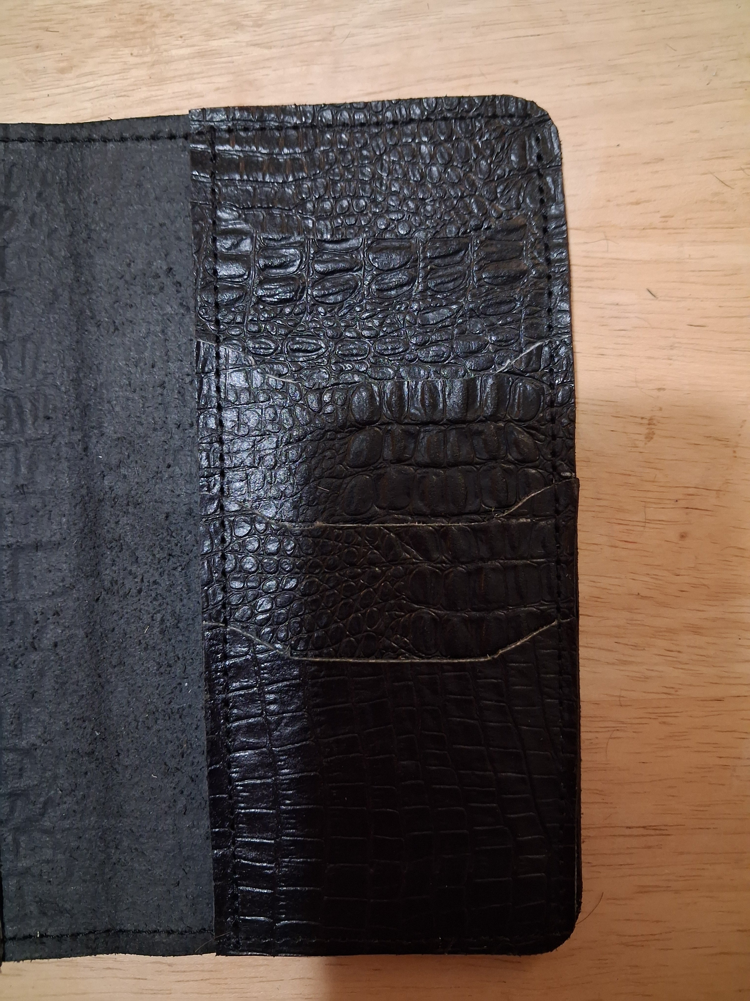 Men's Wallet - Black Alligator Print