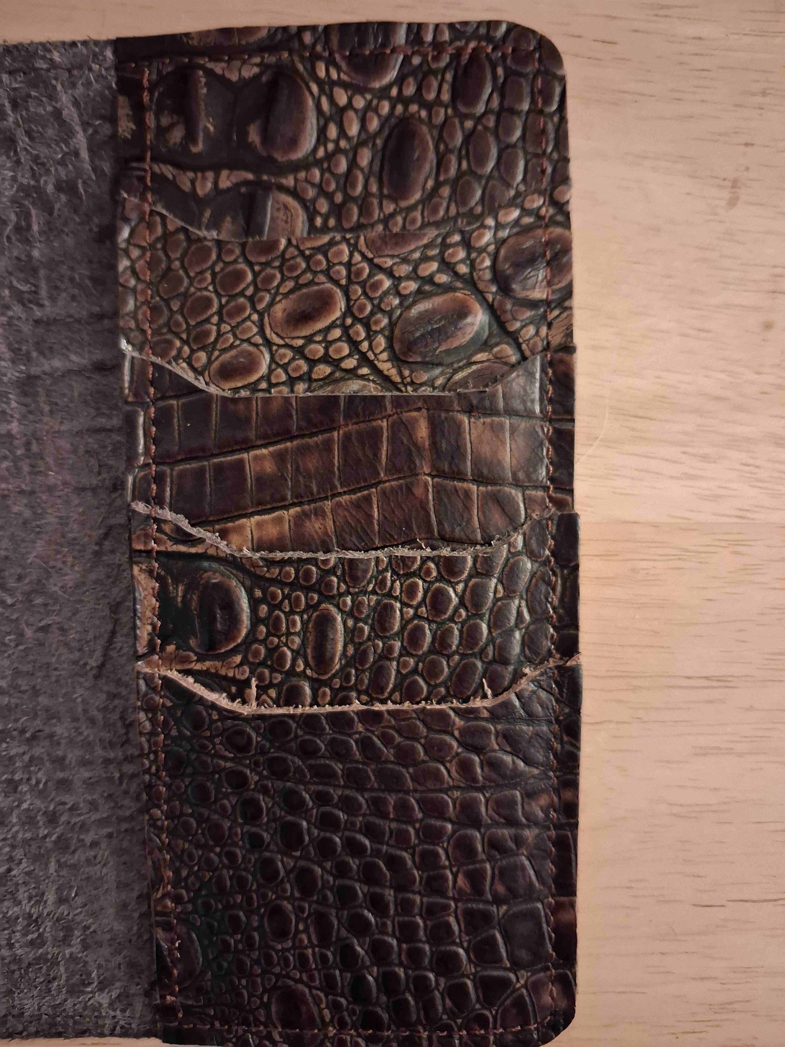 Men's Wallet - Dark Brown Alligator Print